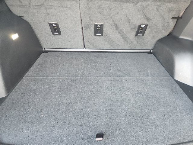 Used 2026 Chevrolet Equinox LT FWD image 33