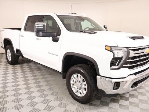 Used 2025 Chevrolet Silverado 2500 LTZ w/ LTZ Convenience Package AWD/4WD image 1