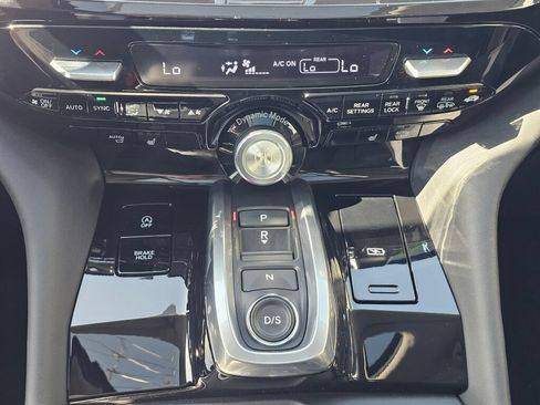 Used 2024 Acura MDX SH-AWD w/ Technology Package image 32
