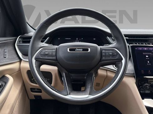 Used 2023 Jeep Grand Cherokee Limited AWD/4WD image 11