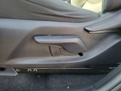 Used 2021 Toyota RAV4 LE image 17