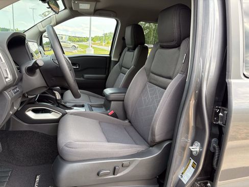 Used 2025 Nissan Frontier SV AWD/4WD image 26