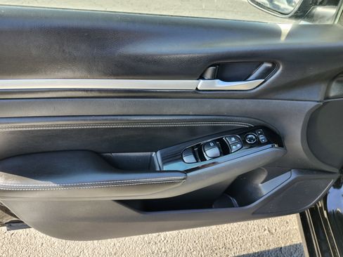 Used 2023 Nissan Altima 2.5 SV w/ SV Premium Package image 18