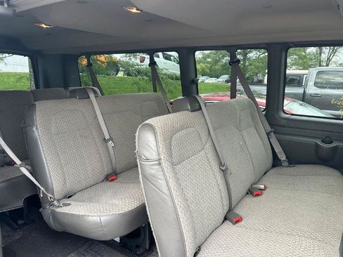 Used 2024 Chevrolet Express 3500 LT w/ LT Preferred Equipment Group RWD image 4
