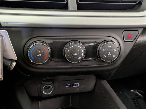 Used 2025 Chevrolet Trax LS FWD image 17