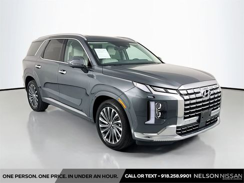 Used 2025 Hyundai Palisade Calligraphy AWD/4WD image 3