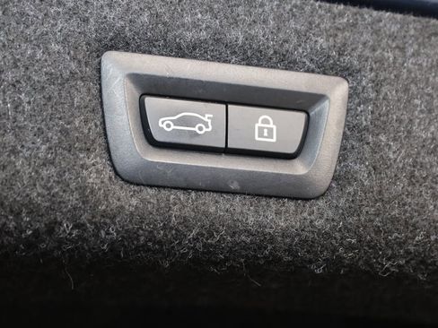 Used 2023 BMW M550i xDrive w/ Executive Package image 62