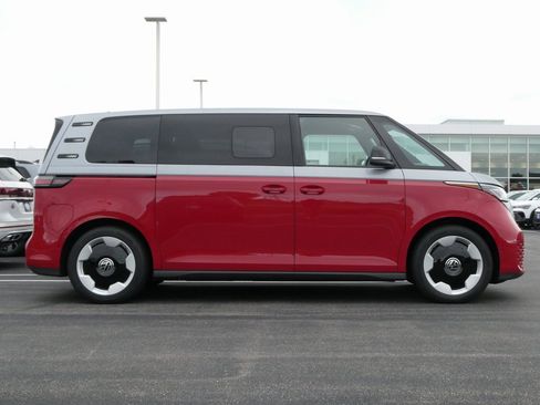 New 2025 Volkswagen ID. Buzz Pro S Plus image 2