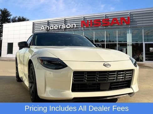 Certified 2025 Nissan Z Performance w/ Floor Mat Package RWD image 1