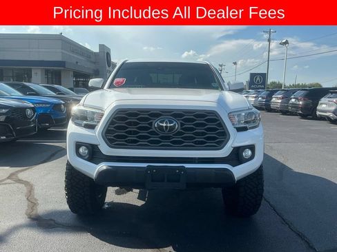 Used 2020 Toyota Tacoma TRD Off-Road AWD/4WD image 7