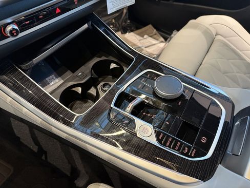 New 2026 BMW X5 xDrive40i w/ M Sport Package image 10