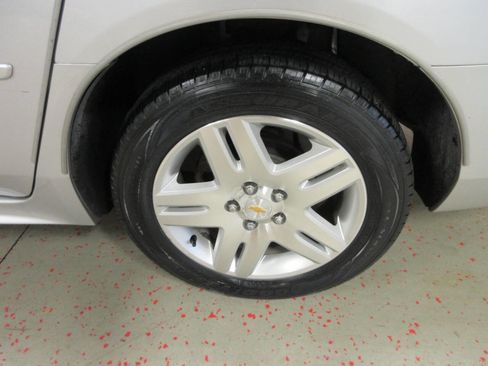 Used 2010 Chevrolet Impala LT image 18