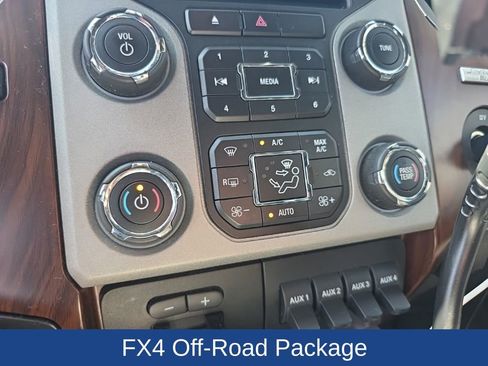 Used 2014 Ford F250 Lariat w/ Lariat Ultimate Package image 19