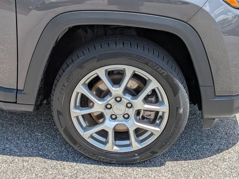 Used 2024 Jeep Compass Latitude AWD/4WD image 14