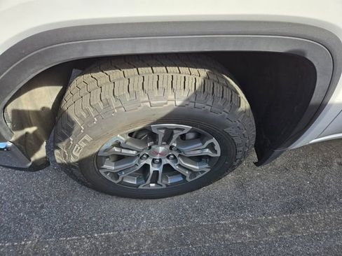 Used 2025 GMC Sierra 1500 SLT image 4