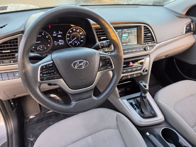 Used 2017 Hyundai Elantra SE FWD image 11
