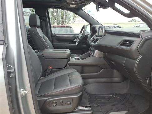 Used 2024 Chevrolet Suburban RST w/ Luxury Package AWD/4WD image 17