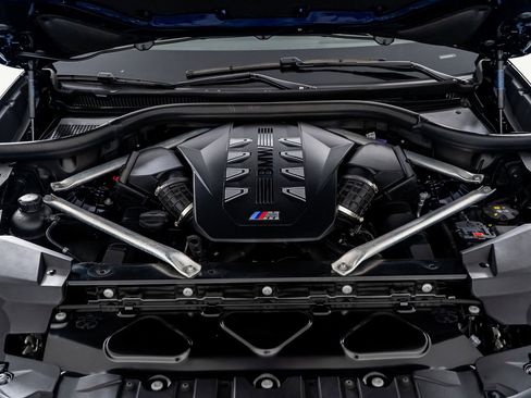 Used 2025 BMW X5 M60i w/ Premium Essential Package image 59