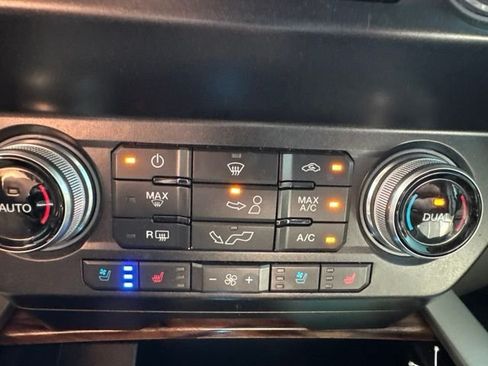Used 2020 Ford F150 Lariat w/ Equipment Group 502A Luxury AWD/4WD image 21
