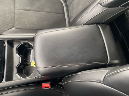 Used 2024 Jeep Grand Cherokee Altitude image 33