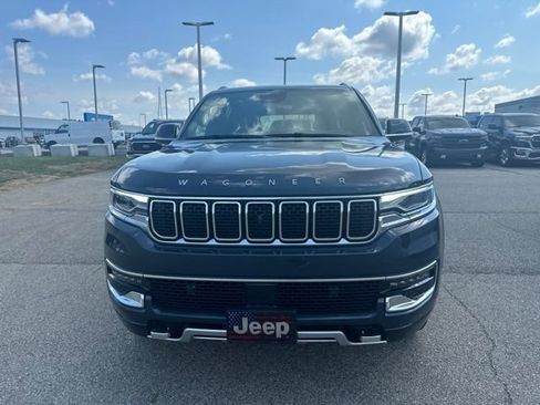 Used 2024 Jeep Wagoneer Series II w/ Convenience Group I AWD/4WD image 2
