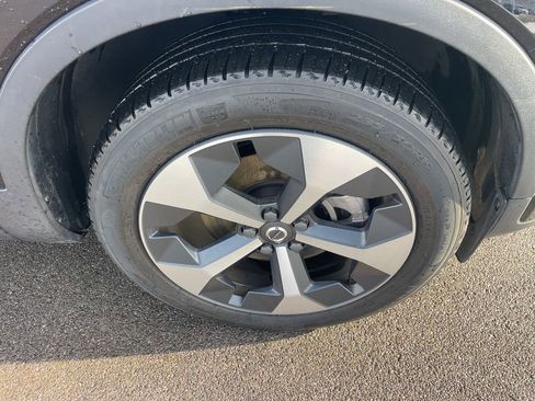 Certified 2023 Volvo XC40 B5 Plus w/ Protection Package Premier image 13