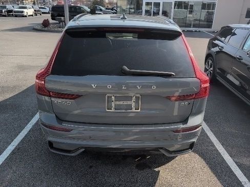 Used 2023 Volvo XC60 B5 Plus w/ Climate Package image 8