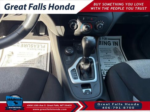 Used 2014 Jeep Cherokee Sport image 17