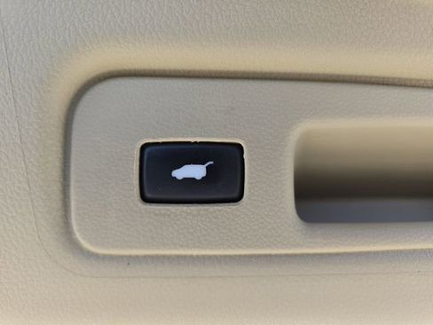 Used 2017 Acura RDX AWD w/ Advance Package image 16