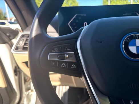 Used 2024 BMW i4 eDrive40 w/ Premium Package RWD image 13