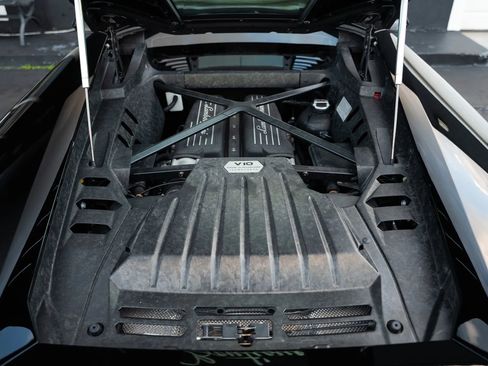 Used 2015 Lamborghini Huracan LP 610-4 AWD/4WD image 41