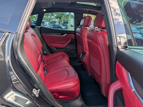 Used 2022 Maserati Levante GT image 15