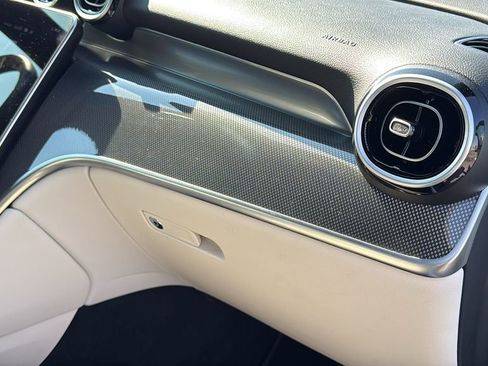 Used 2025 Mercedes-Benz GLC 300 image 13