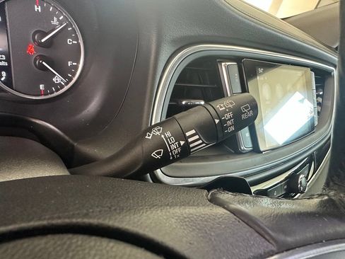 Used 2019 Buick Enclave Avenir w/ Avenir Technology Package FWD image 23