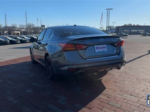 Used 2022 Nissan Altima 2.5 SR w/ Midnight Edition Package image 9