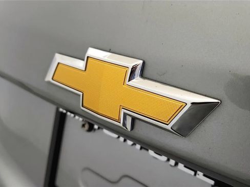 Used 2024 Chevrolet Equinox LT w/ LPO, Floor Liner Package AWD/4WD image 16