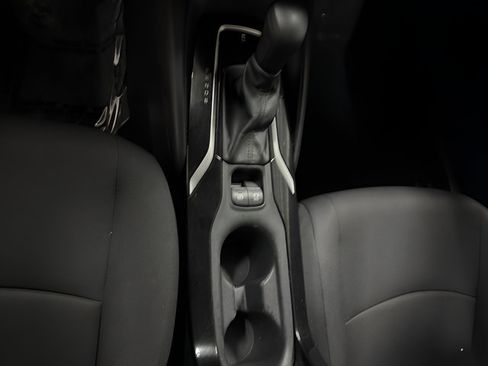 Used 2022 Toyota Corolla LE FWD image 16