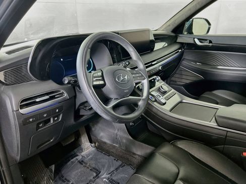 Used 2023 Hyundai Palisade Calligraphy w/ Winter Package image 9