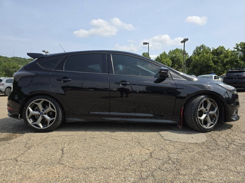 Used 2018 Ford Focus ST FWD image 19