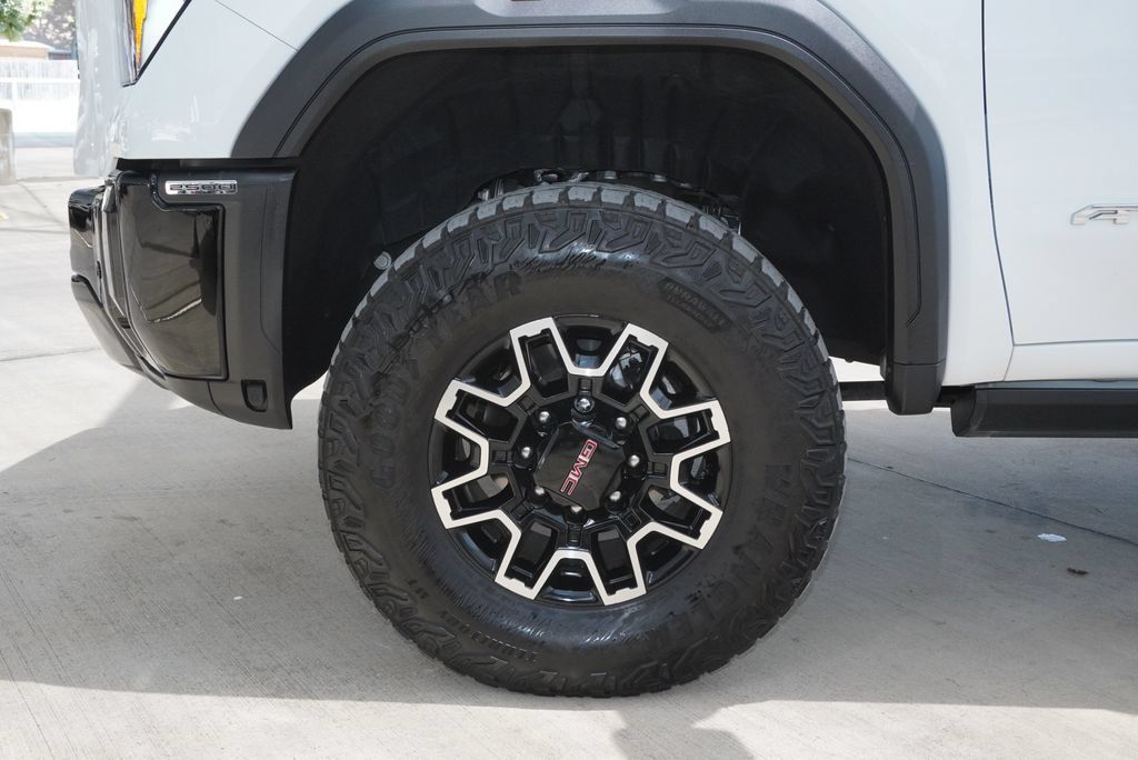 Used 2025 GMC Sierra 2500 AT4X AWD/4WD image 12