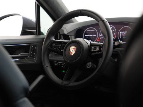 Used 2026 Porsche Cayenne GTS AWD/4WD image 38