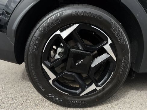 Used 2026 Kia Sportage EX FWD image 40