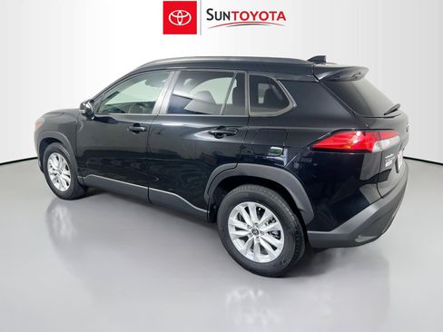 Used 2023 Toyota Corolla Cross LE w/ Moonroof Package FWD image 6