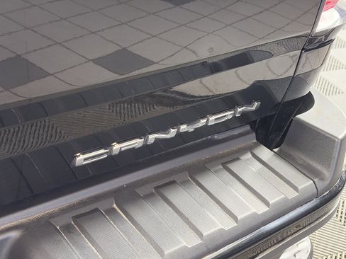 Used 2019 Nissan Titan PRO-4X w/ Pro-4x Convenience Package image 16