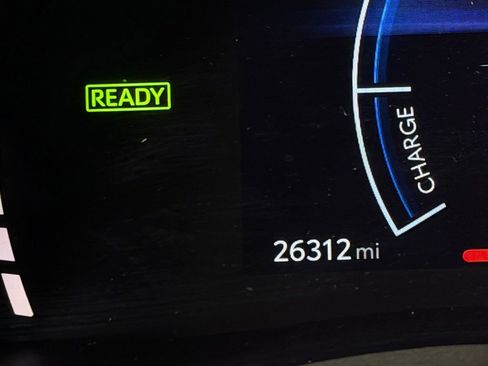 Used 2025 Toyota Camry LE image 13