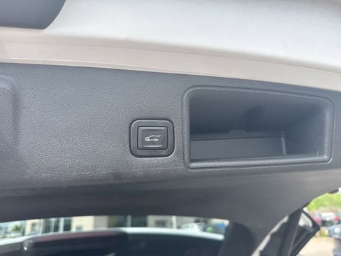 Used 2019 GMC Terrain SLE w/ Driver Convenience Package FWD image 22
