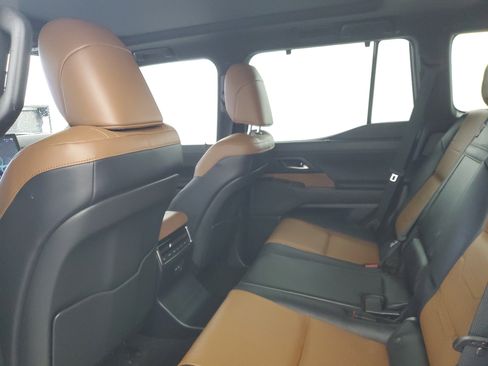 Used 2024 Lexus GX 550 w/ Accessory Package (Z1) AWD/4WD image 12