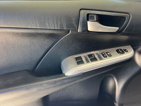 Used 2014 Toyota Camry SE FWD image 12