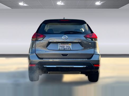 Used 2017 Nissan Rogue S image 5