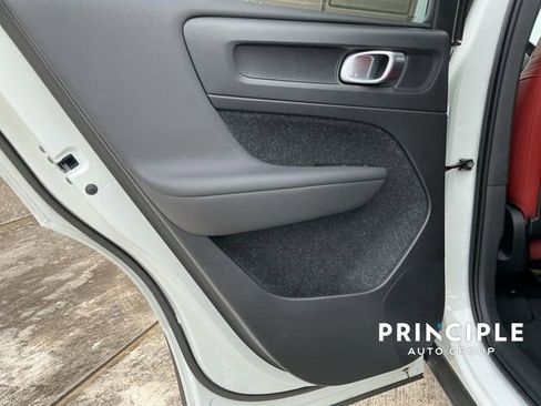 Certified 2021 Volvo XC40 T4 Inscription w/ Climate Package image 26